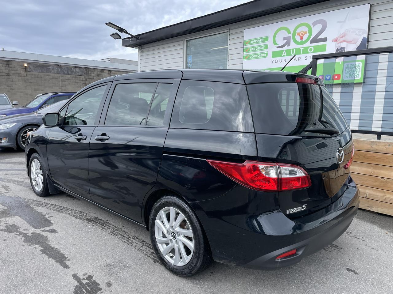 2015 Mazda MAZDA5 GS Photo