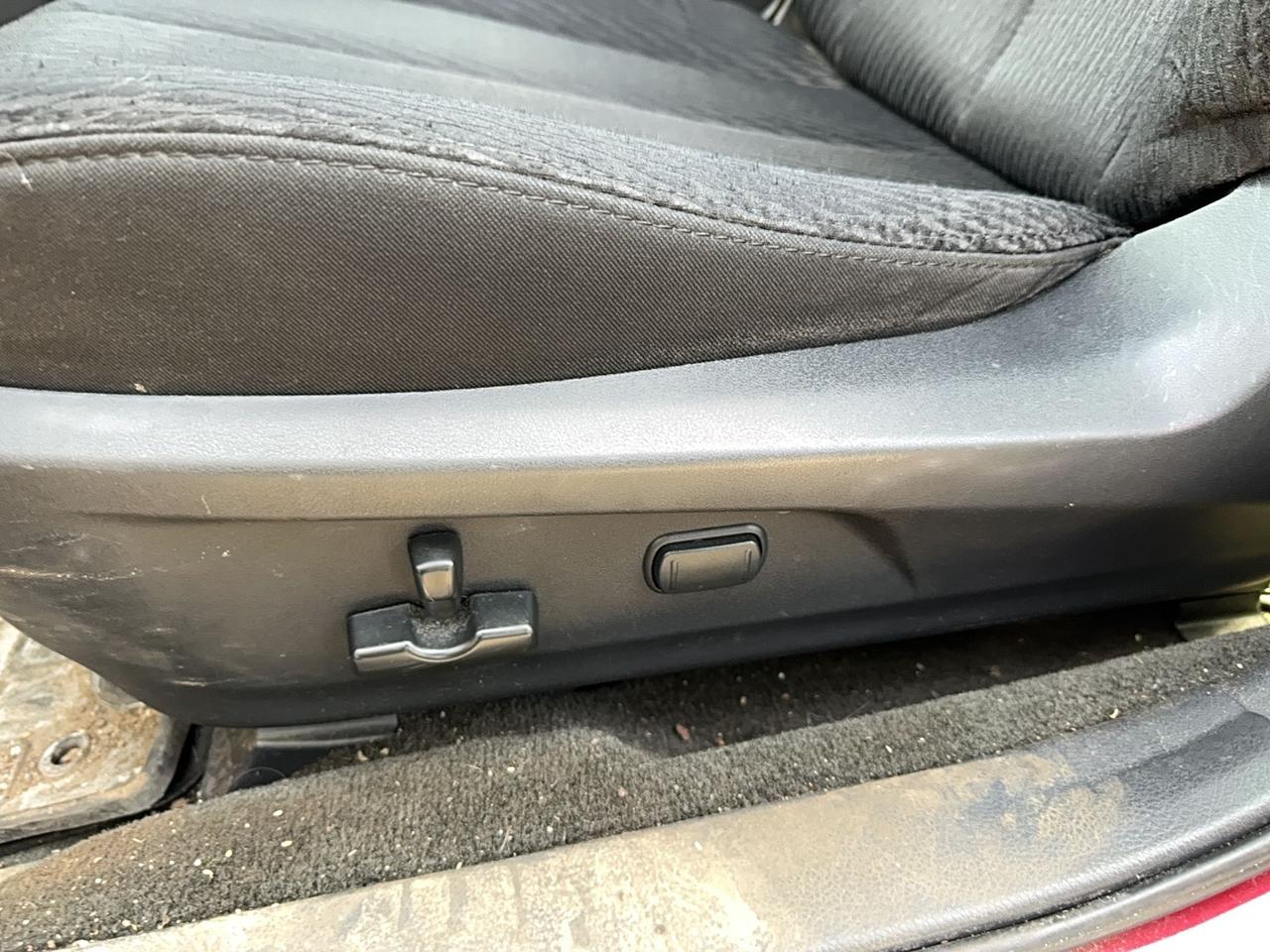 2012 Subaru Legacy 2.5i Premium Photo