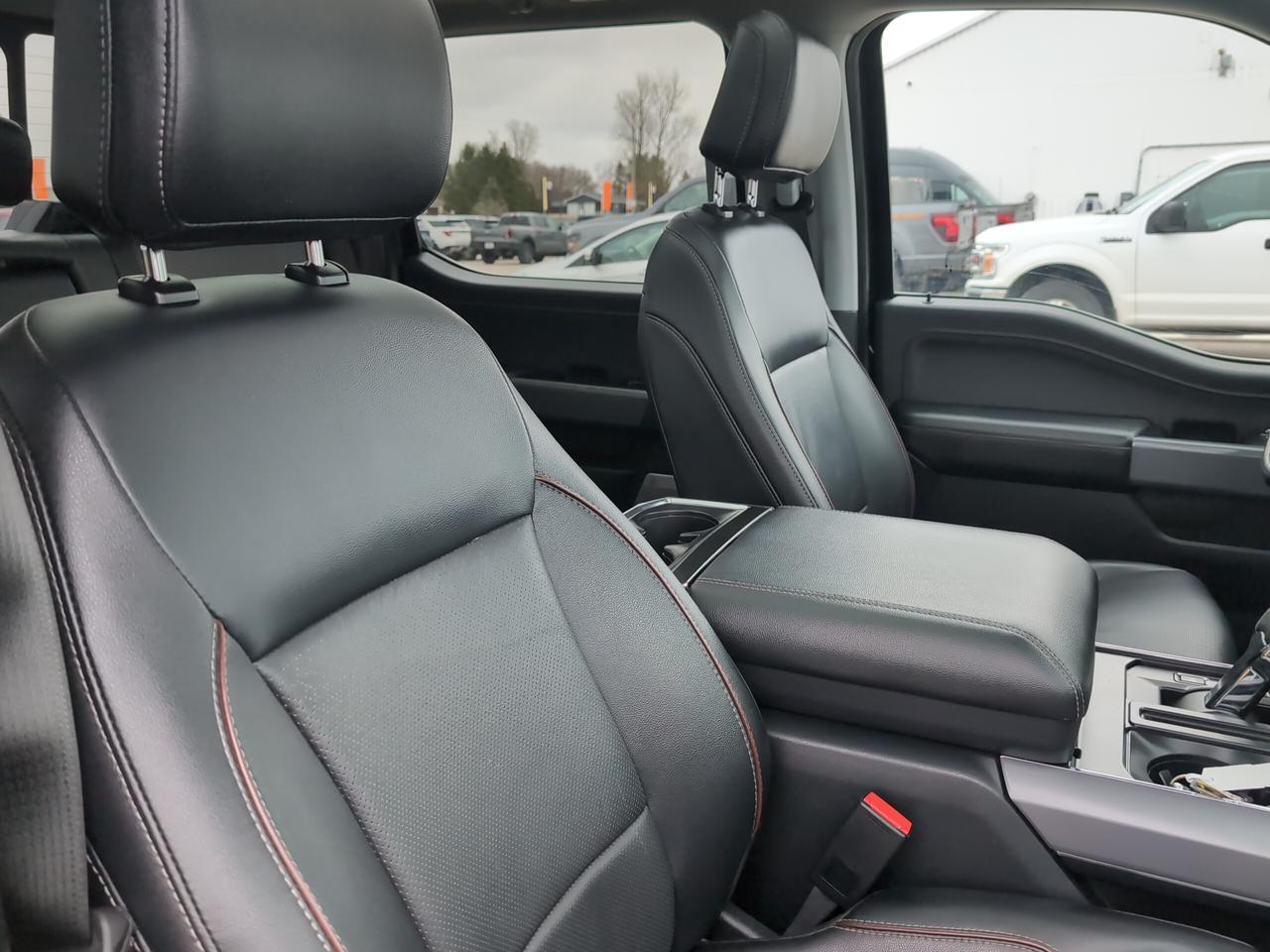 2022 Ford F-150 Lariat 4WD SuperCrew 5.5' Box Photo