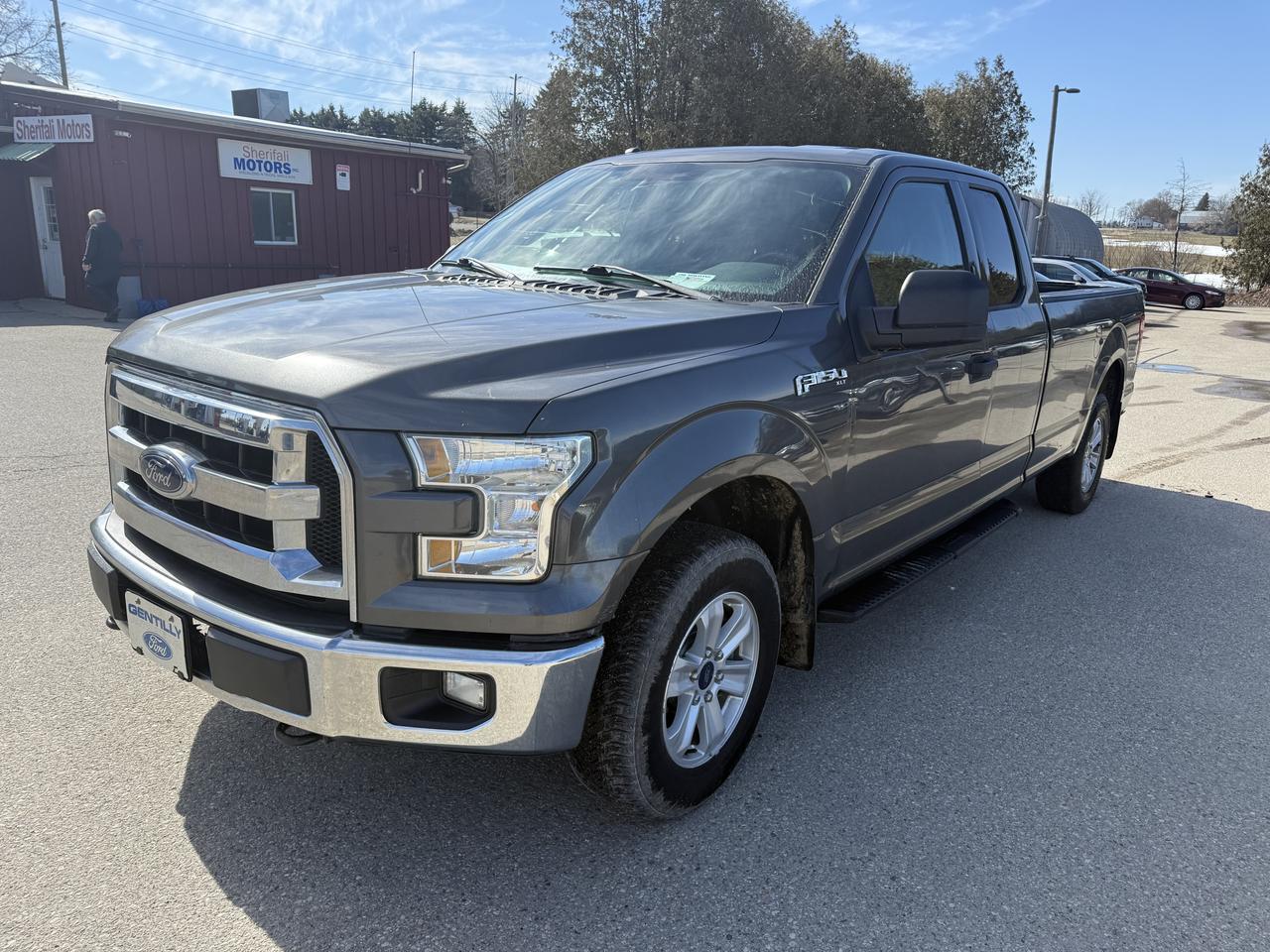 2016 Ford F-150 XLT 8 FOOT BOX Photo