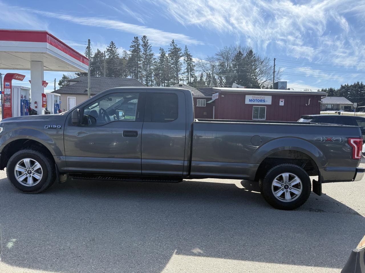 2016 Ford F-150 XLT 8 FOOT BOX Photo