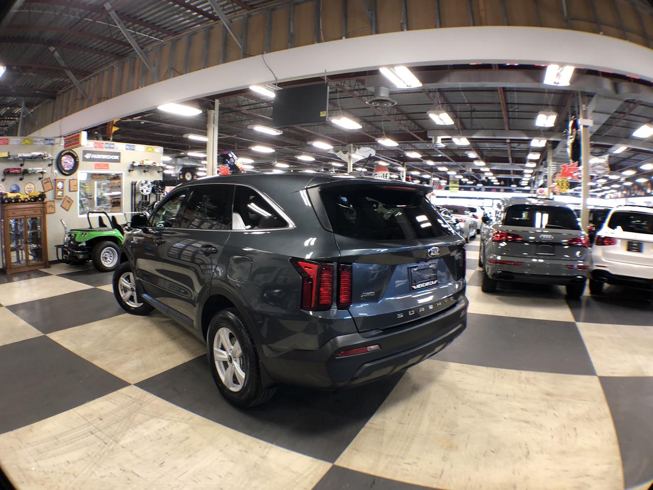 2021 Kia Sorento LX+ AWD 7 PASS A/CARPLAY  LANE/ASSIST B/CAMERA Photo4