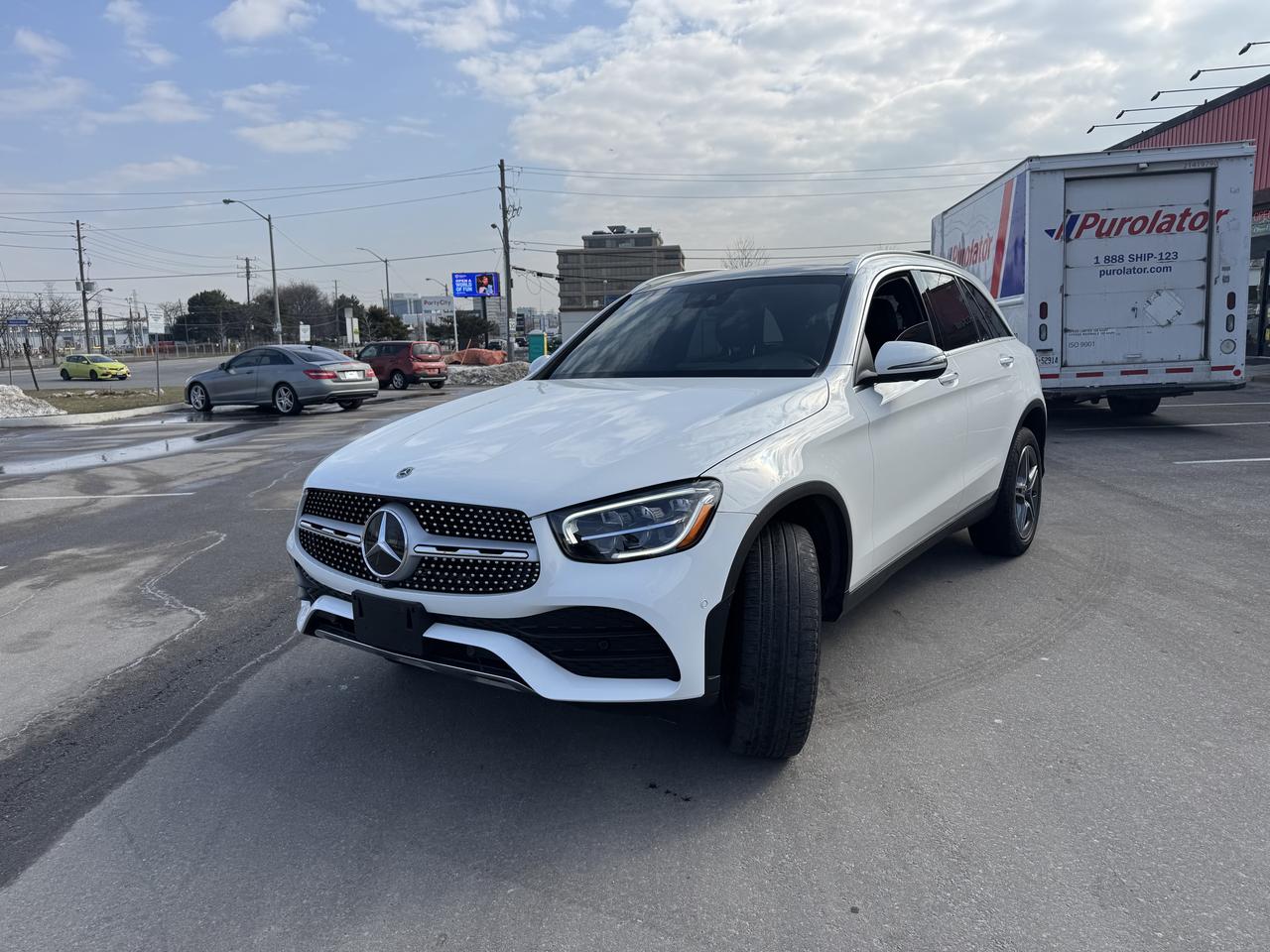 2022 Mercedes-Benz GLC-Class 300 AMG PKG 4MATIC LEATHER PAN/ROOF NAV CAMERA Photo2