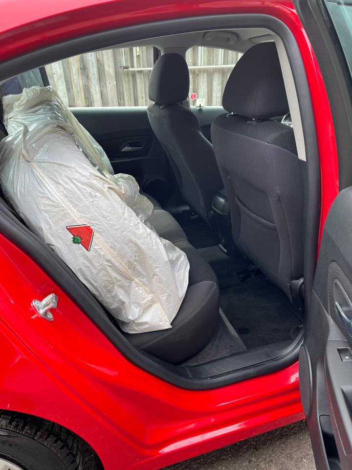 2014 Chevrolet Cruze 4dr Sdn 1LT Photo