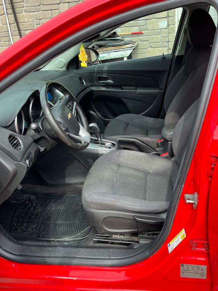 2014 Chevrolet Cruze 4dr Sdn 1LT Photo