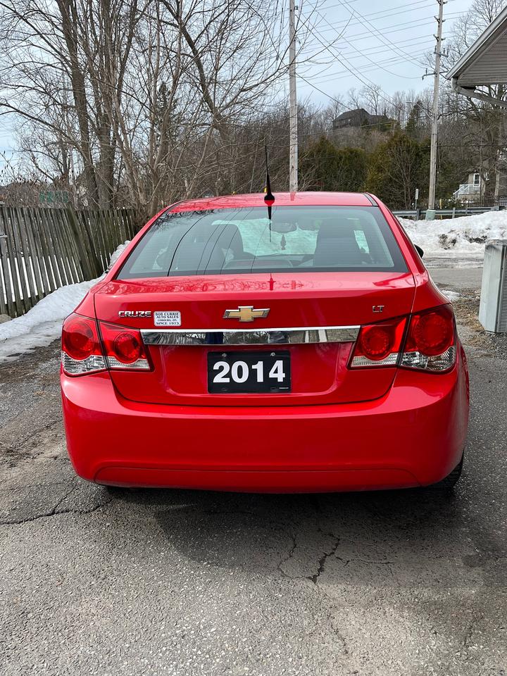 2014 Chevrolet Cruze 4dr Sdn 1LT Photo4