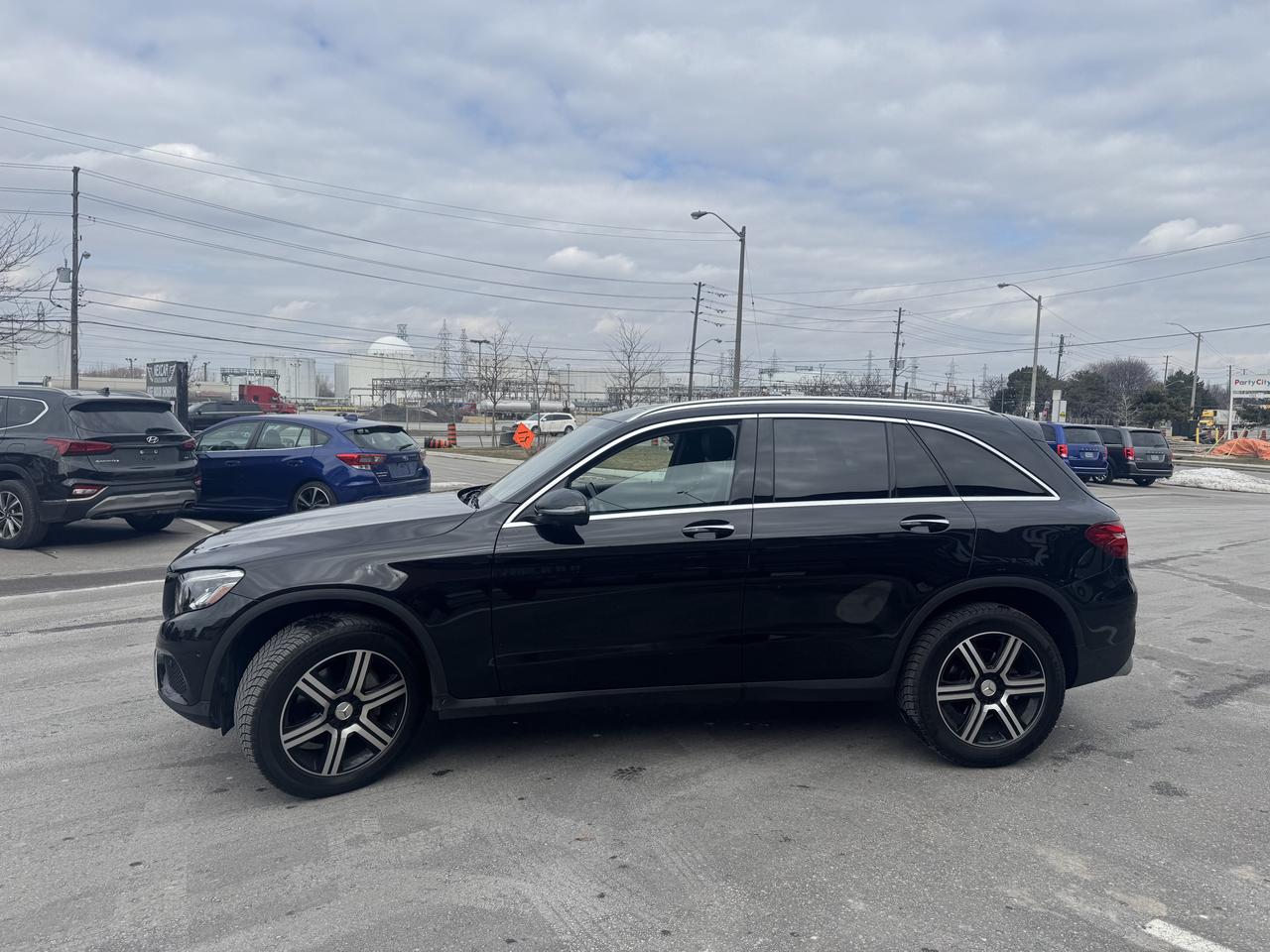 2019 Mercedes-Benz GLC-Class 300 4MATIC LEATHER PANO/ROOF NAVI B/SPOT CAMERA Photo3