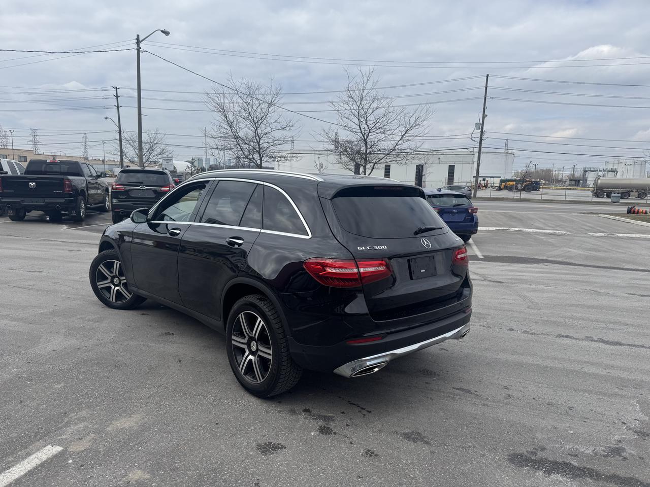 2019 Mercedes-Benz GLC-Class 300 4MATIC LEATHER PANO/ROOF NAVI B/SPOT CAMERA Photo4