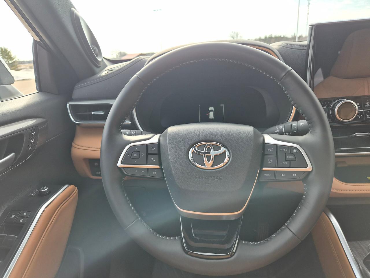 2025 Toyota Highlander Hybrid Limited Photo