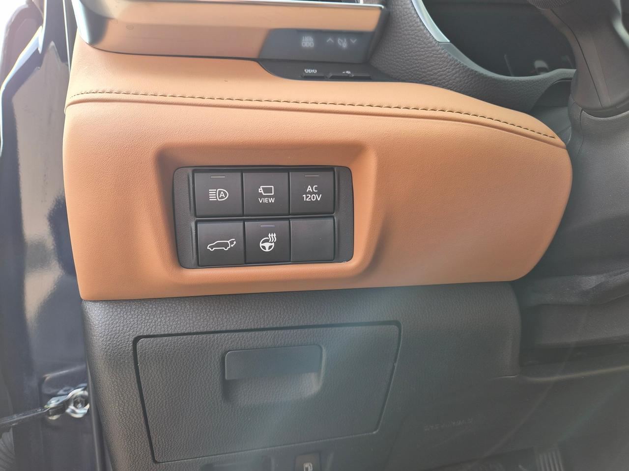 2025 Toyota Highlander Hybrid Limited Photo