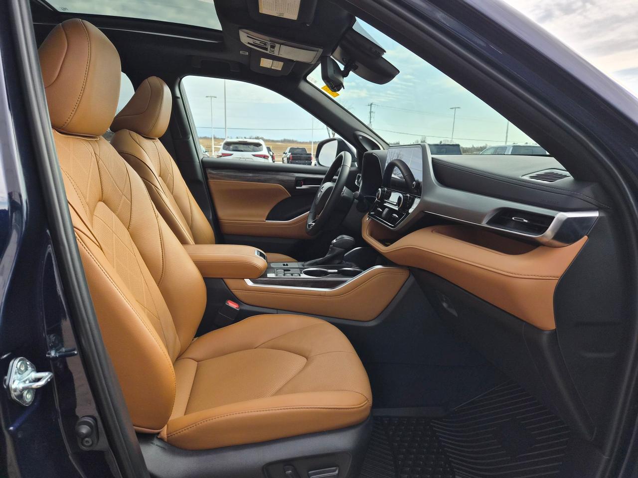 2025 Toyota Highlander Hybrid Limited Photo