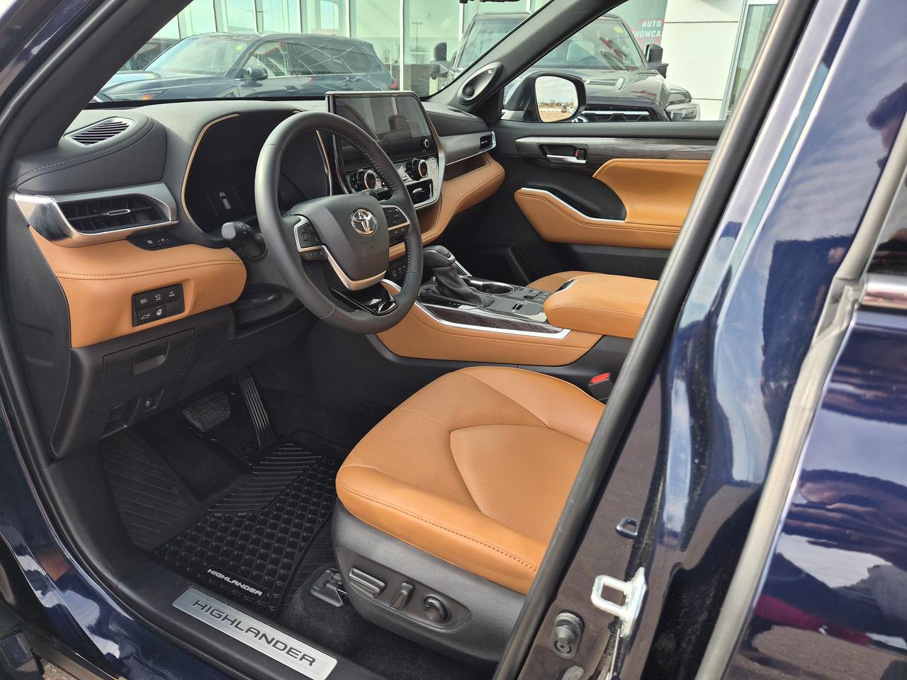 2025 Toyota Highlander Hybrid Limited Photo