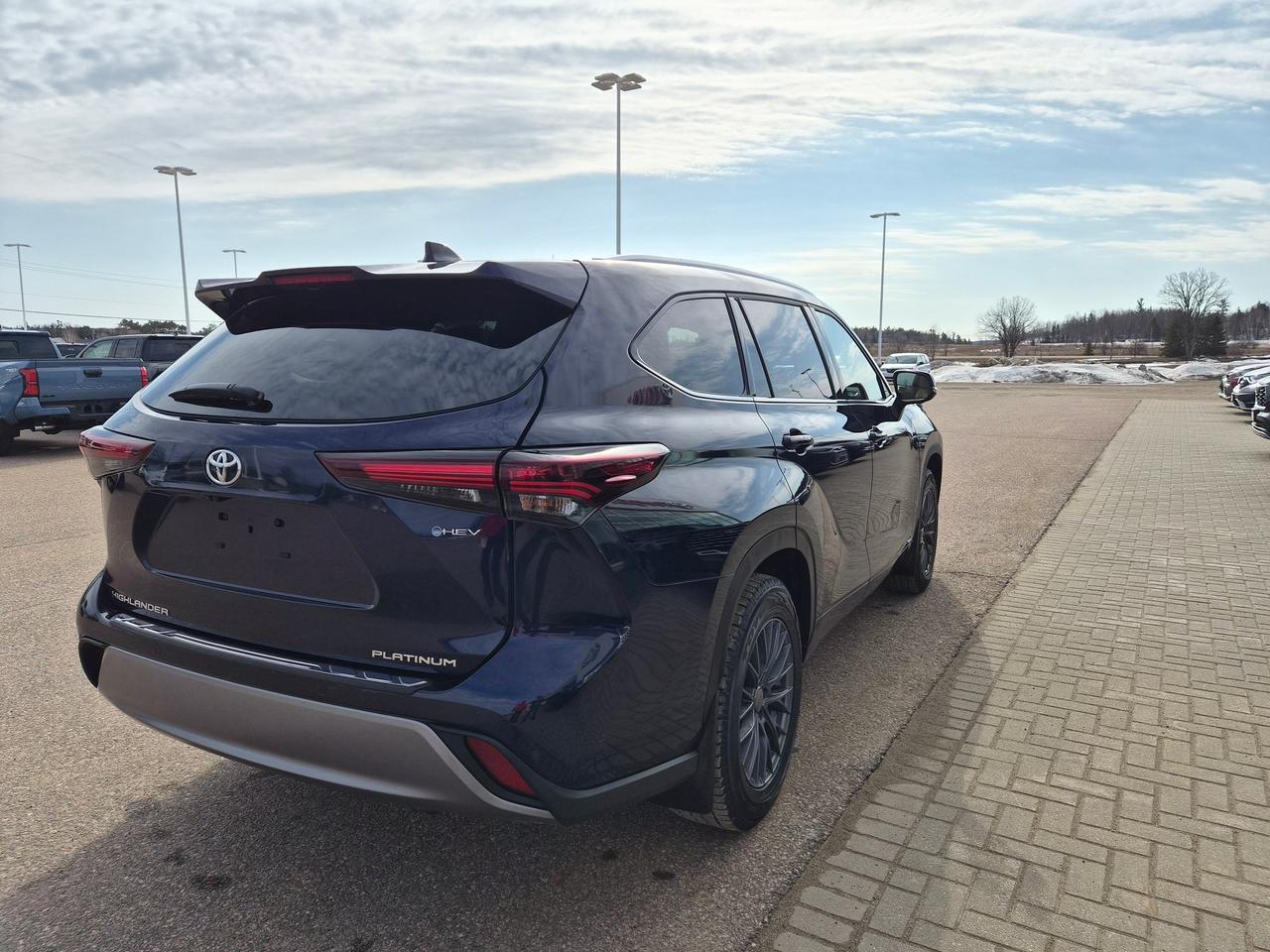 2025 Toyota Highlander Hybrid Limited Photo