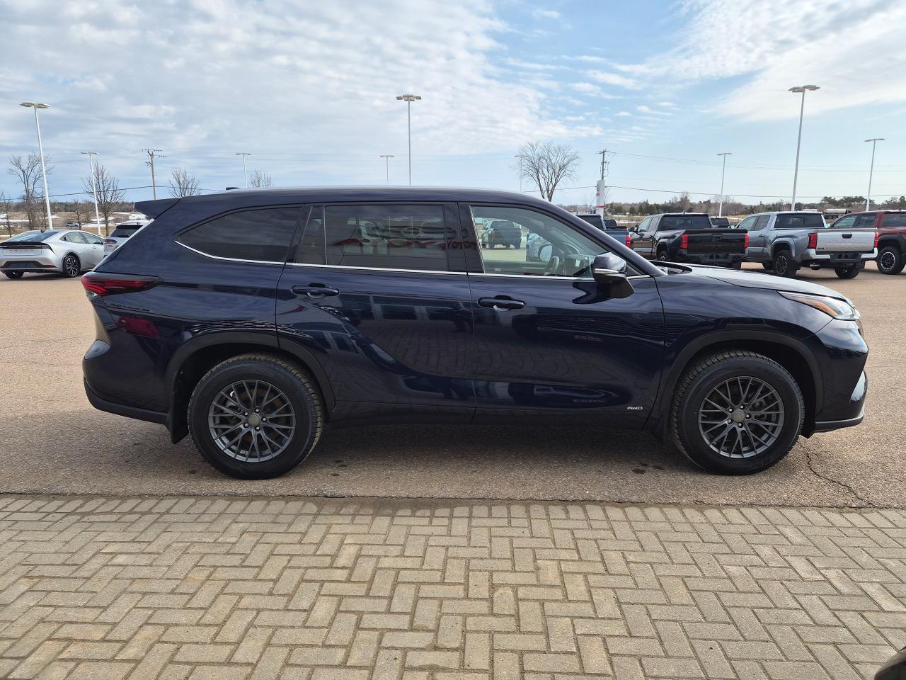 2025 Toyota Highlander Hybrid Limited Photo