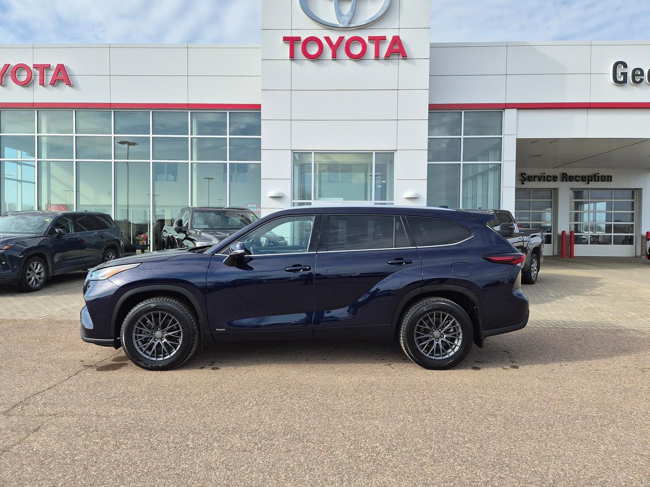 2025 Toyota Highlander Hybrid Limited Photo