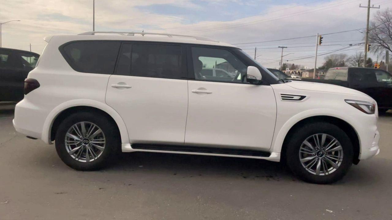 2021 Infiniti QX80 LUXE 7 Passenger 3RD ROW, HEATED LEATHER SEATS, DUAL SCREEN ENT. SYSTEM, NAV, SUNROOF, APPLE CARPLAY/ANDROID AUTO!! Photo