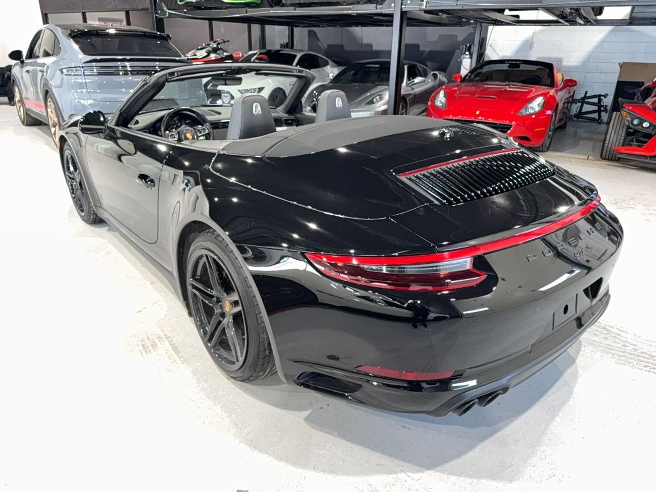 2019 Porsche 911 Carrera Photo