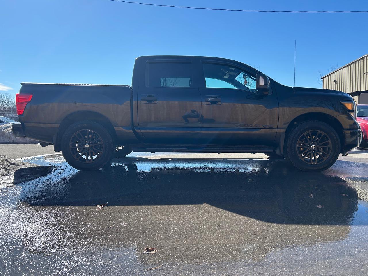 2018 Nissan Titan SV MIDNIGHT EDITION Photo