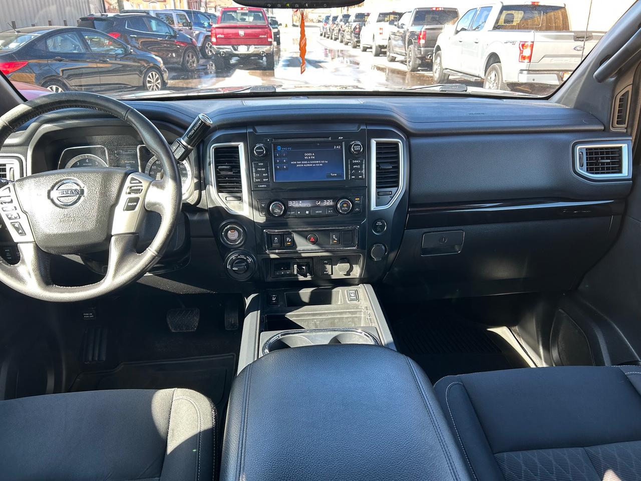 2018 Nissan Titan SV MIDNIGHT EDITION Photo