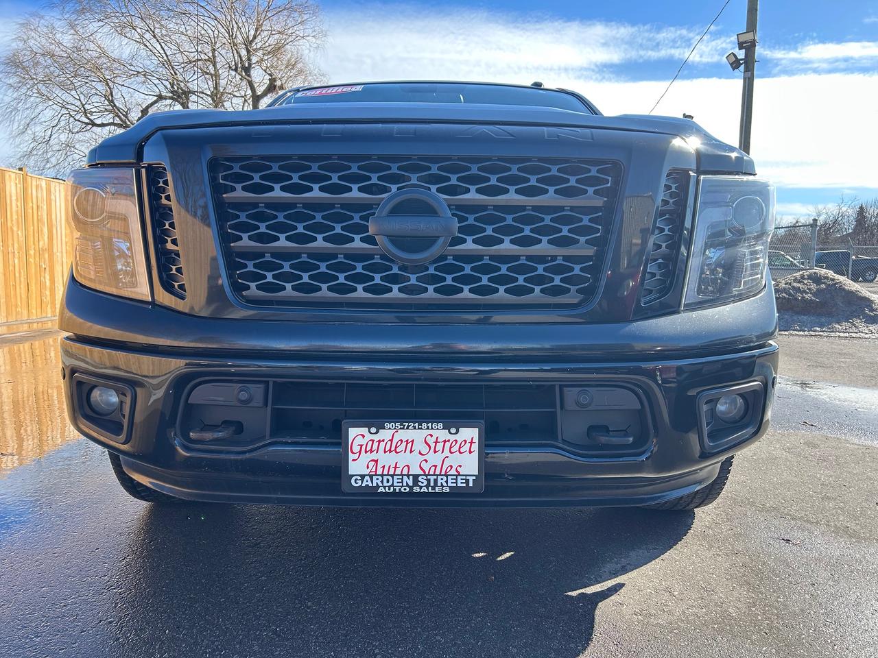 2018 Nissan Titan SV MIDNIGHT EDITION Photo