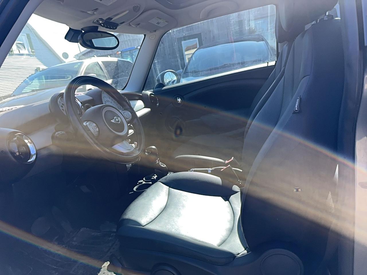 2010 MINI Cooper Classic Photo