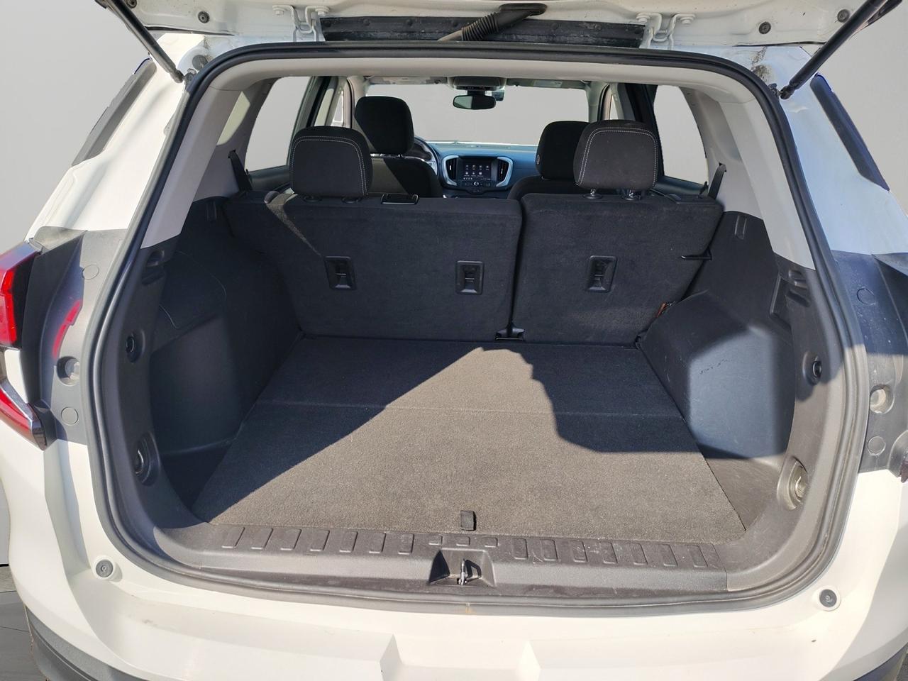 2023 GMC Terrain SLE Photo