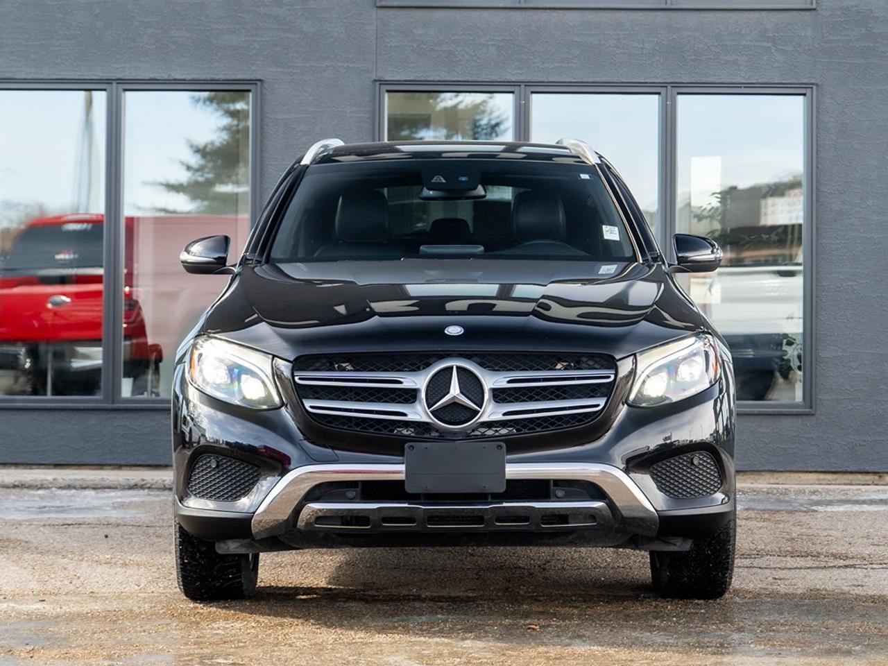 2017 Mercedes-Benz GLC-Class 4MATIC 4DR GLC 300  Spring Special ! Photo2