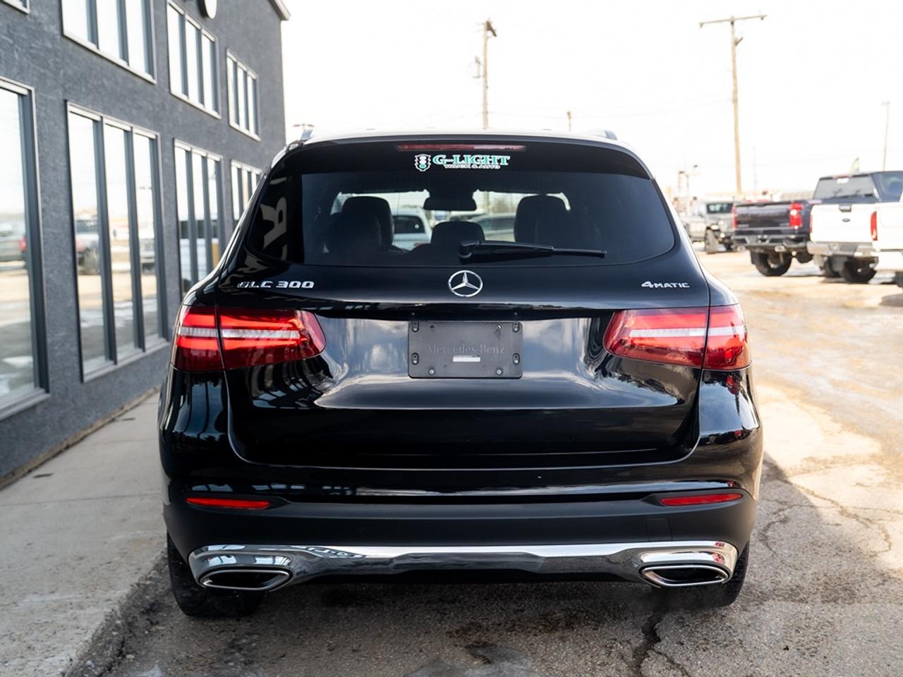 2017 Mercedes-Benz GLC-Class 4MATIC 4DR GLC 300  Spring Special ! Photo6