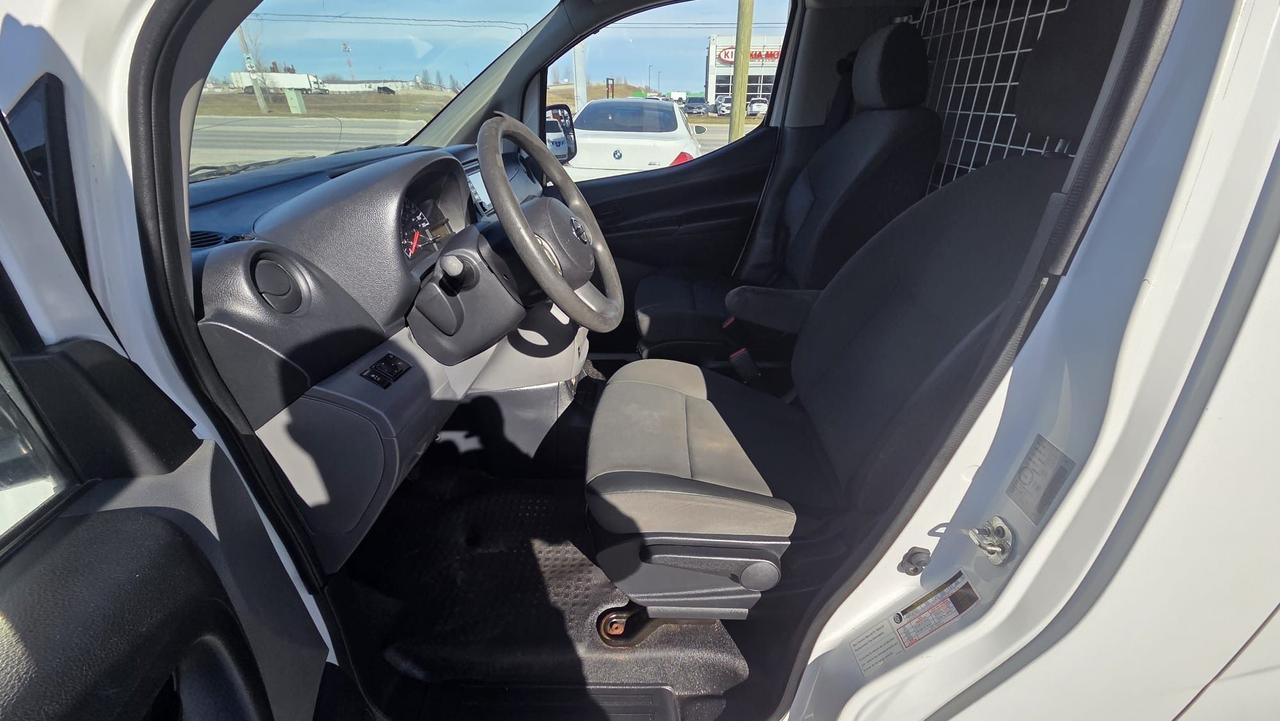 2017 Nissan NV200 S, NO ACCIDENTS, WORK VAN, CERTIFIED Photo