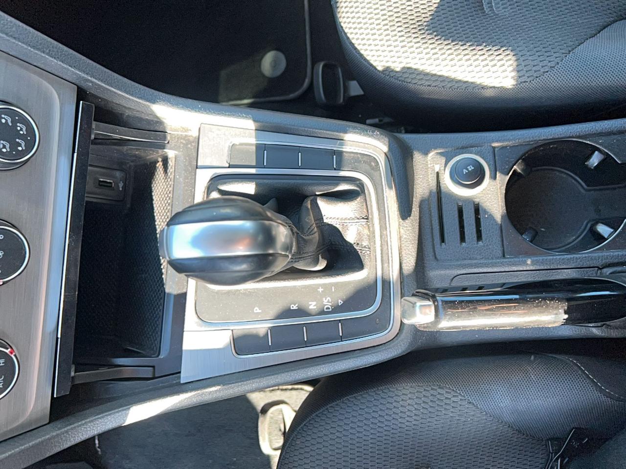 2016 Volkswagen Golf COMFORTLINE Photo