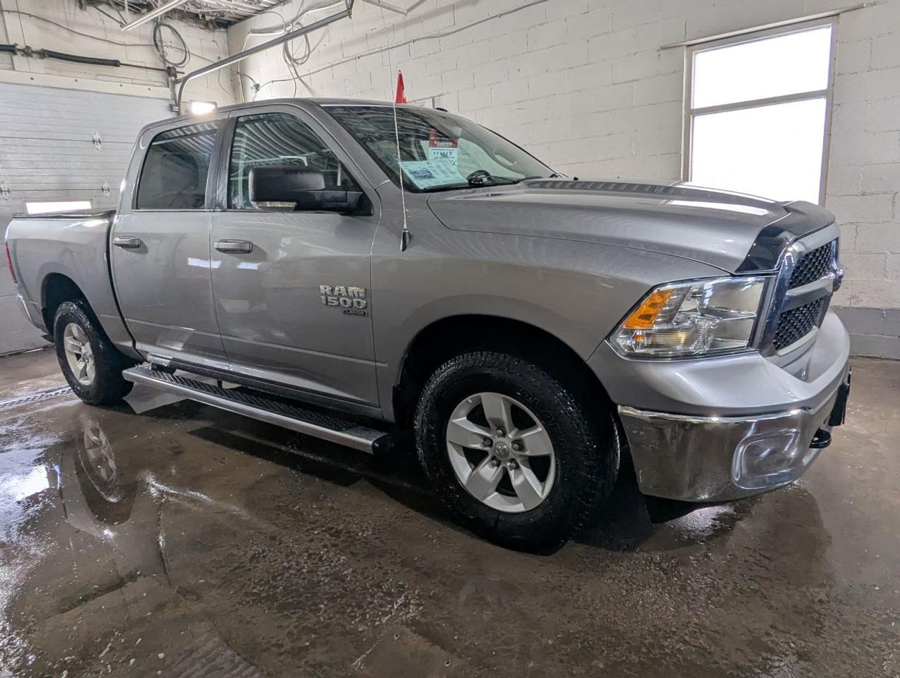 2020 RAM 1500 Classic SLT CREW CAB WITH A TONNEAU COVER!! Photo