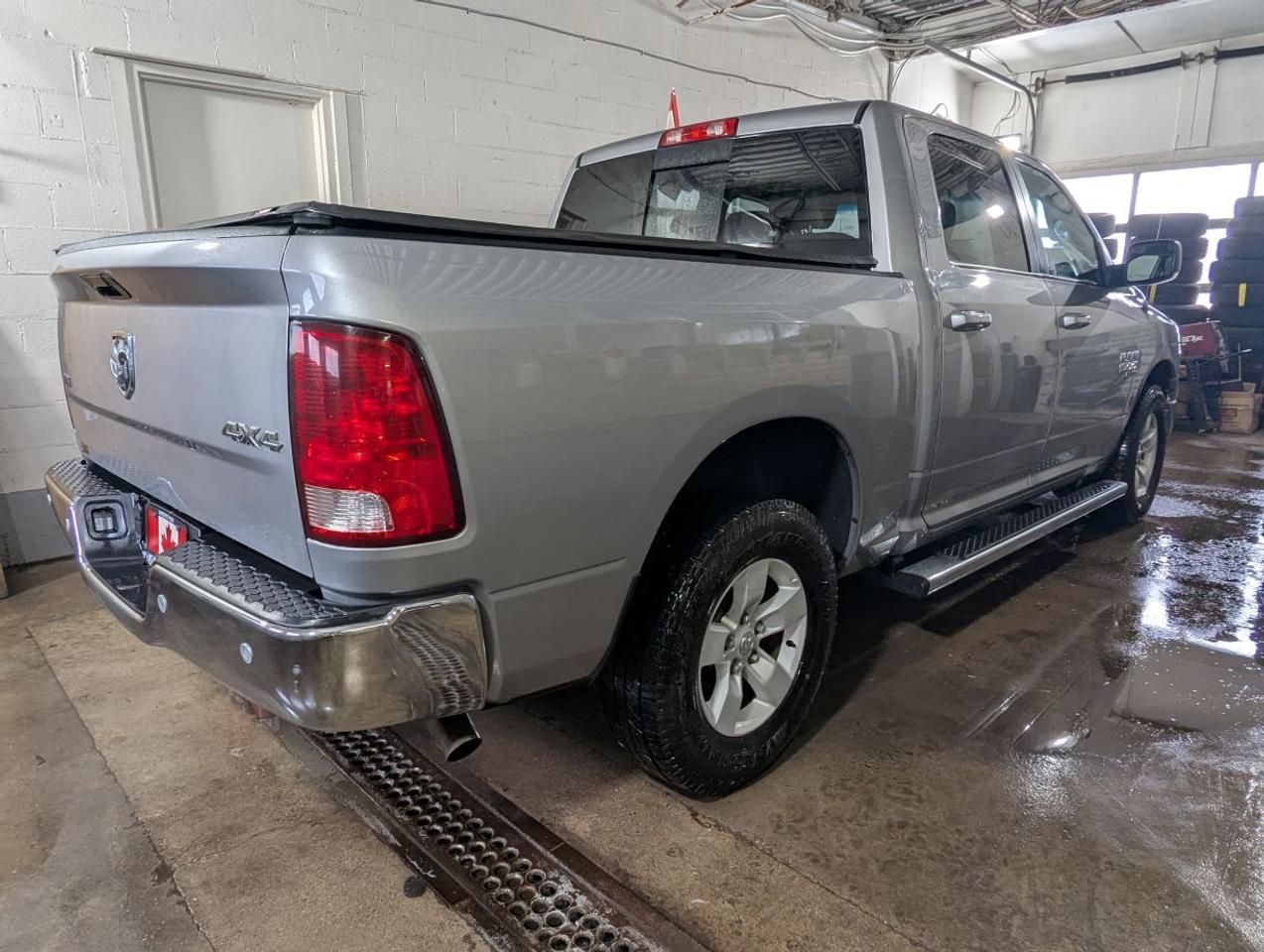2020 RAM 1500 Classic SLT CREW CAB WITH A TONNEAU COVER!! Photo
