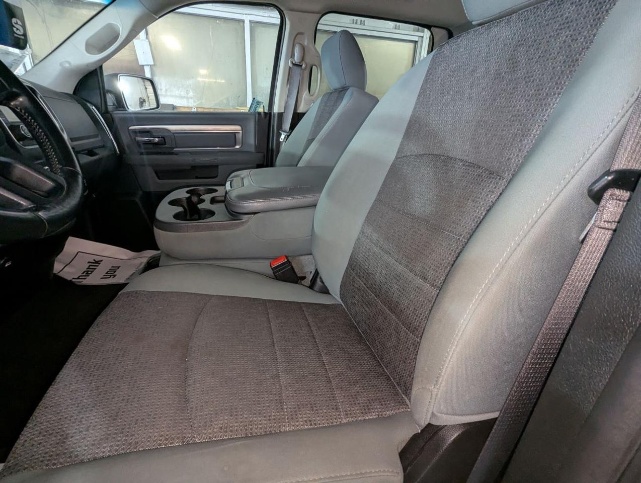 2020 RAM 1500 Classic SLT CREW CAB WITH A TONNEAU COVER!! Photo