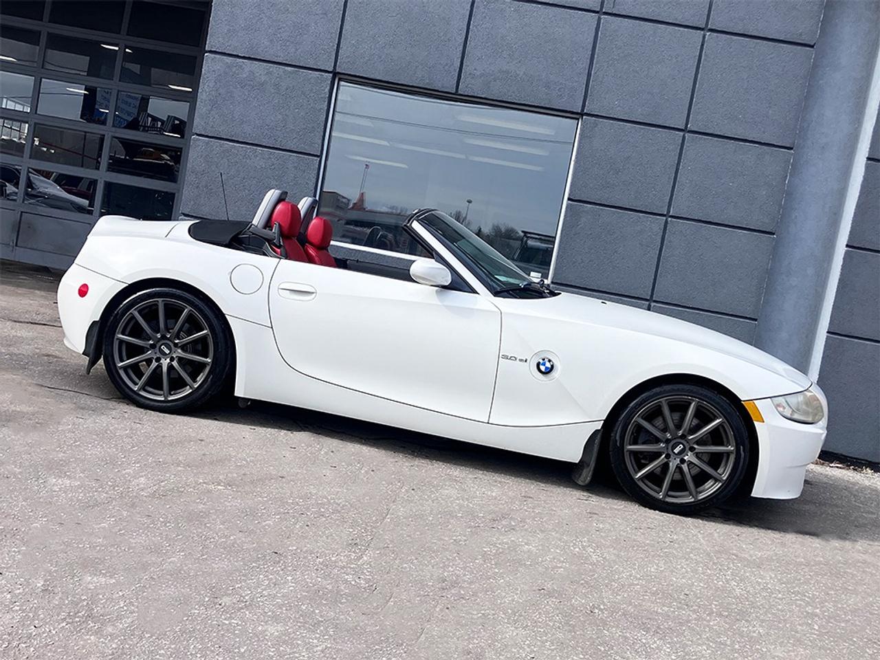 2006 BMW Z4 3.0si | LEATHER | ALLOYS | PWR CONVERTIBLE TOP - Photo #1