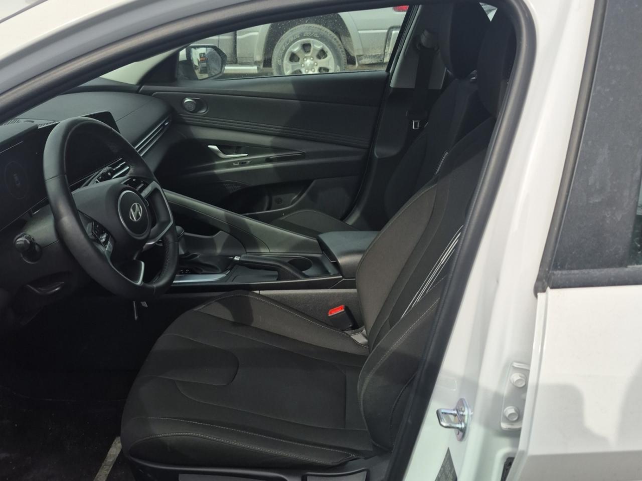 2025 Hyundai Elantra Preferred Photo