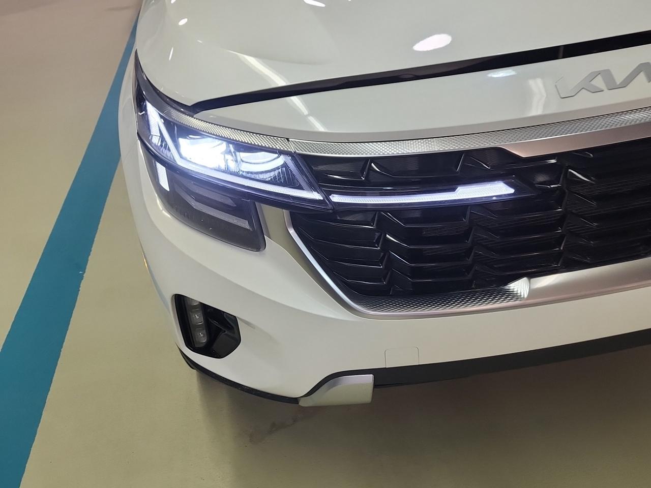 2024 Kia Seltos EX Photo2