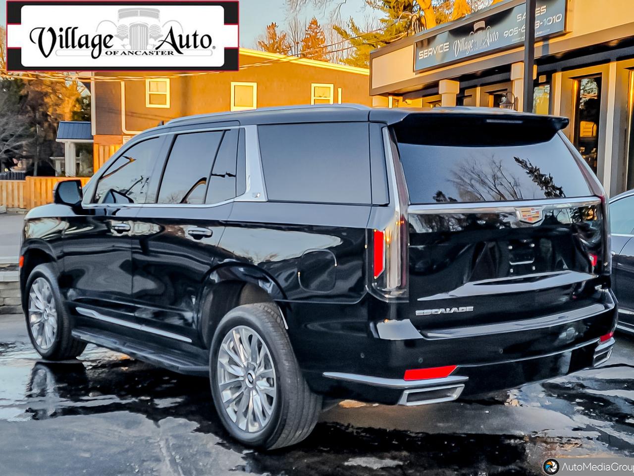2024 Cadillac Escalade 4WD 4dr Premium Luxury Photo