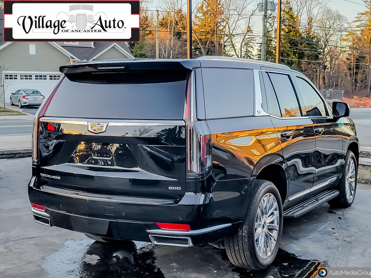 2024 Cadillac Escalade 4WD 4dr Premium Luxury Photo