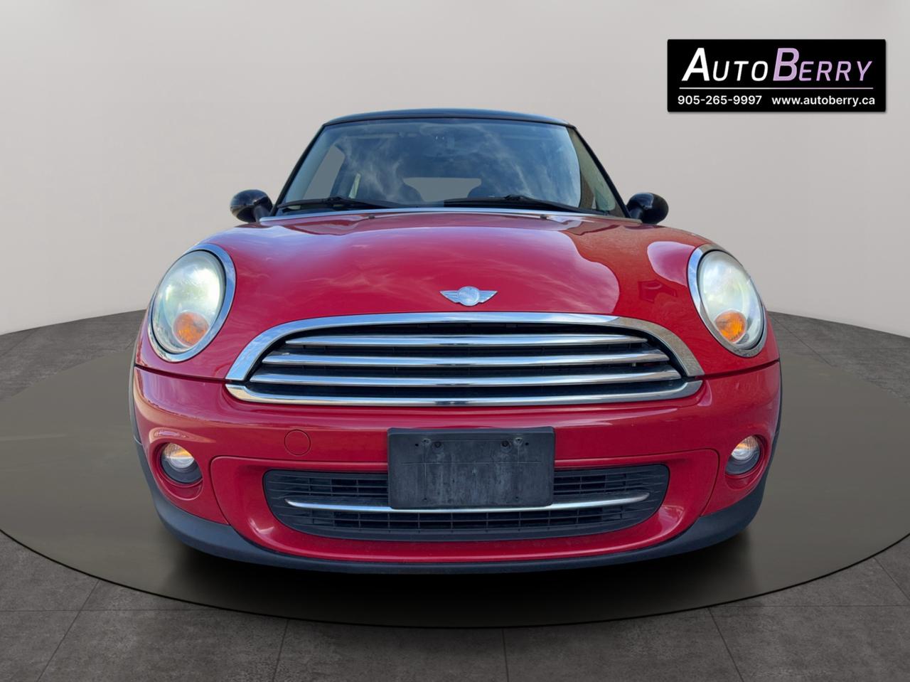 2011 MINI Cooper Hardtop 2dr Cpe Classic Photo2