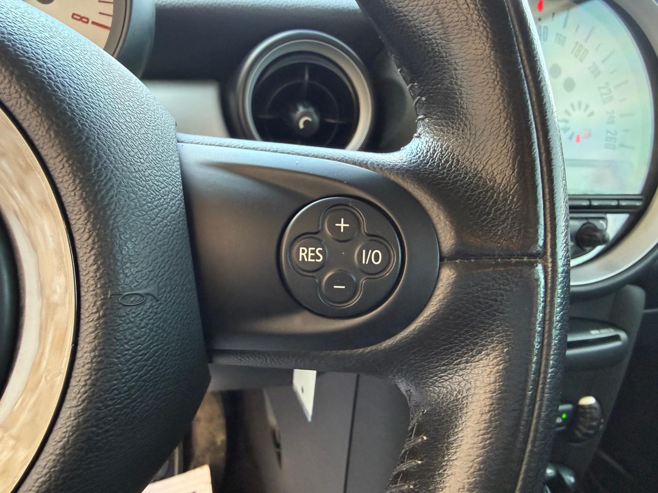 2011 MINI Cooper Hardtop 2dr Cpe Classic Photo