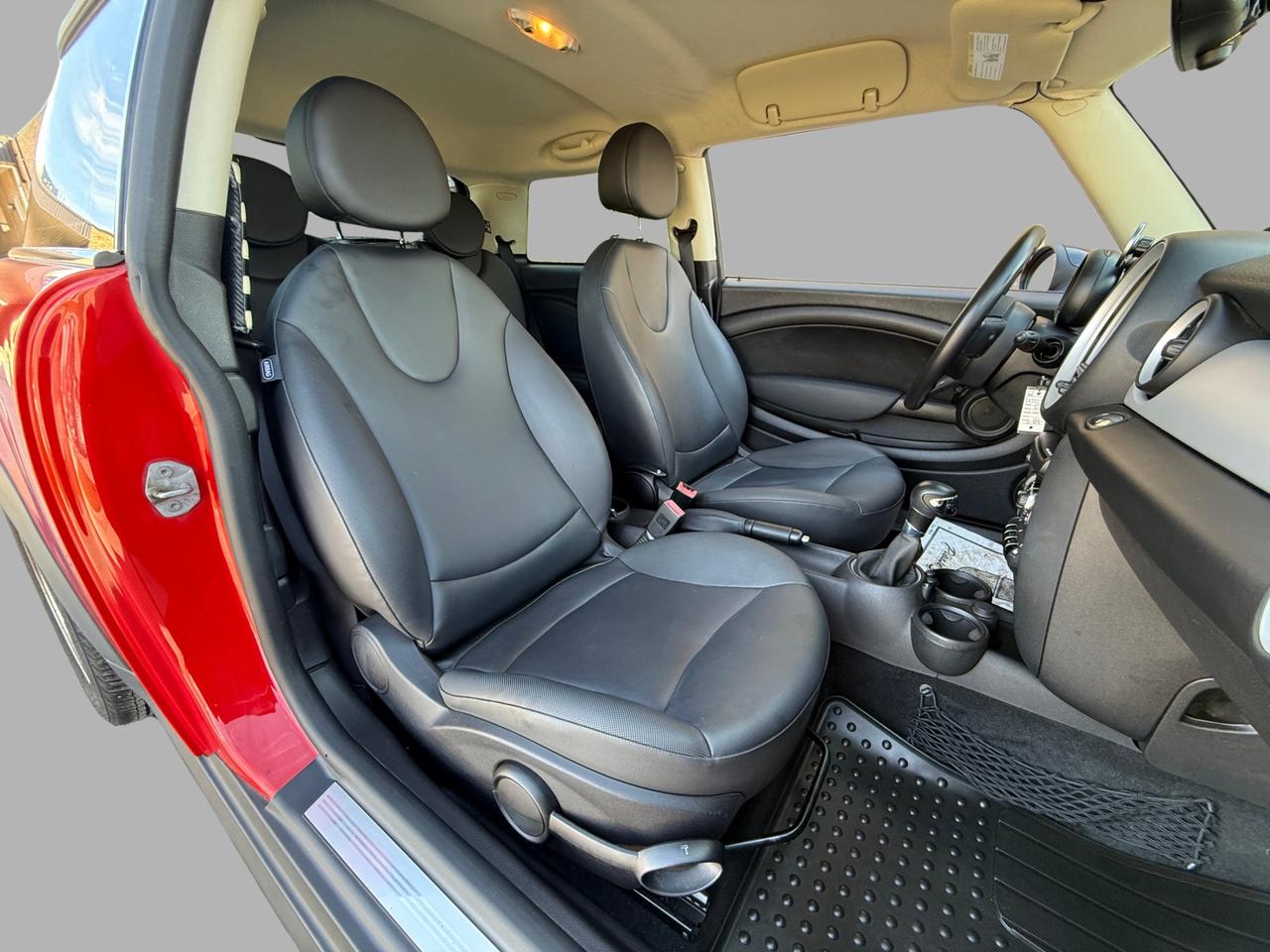 2011 MINI Cooper Hardtop 2dr Cpe Classic Photo