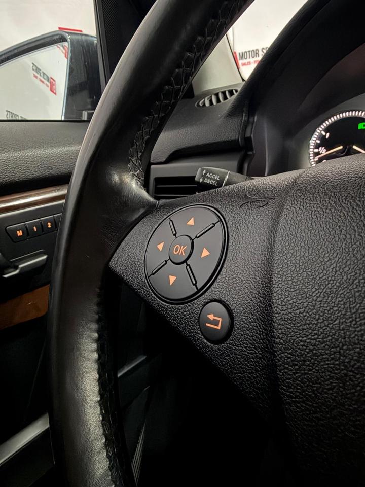 13723076