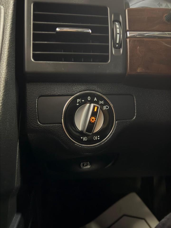 13723076