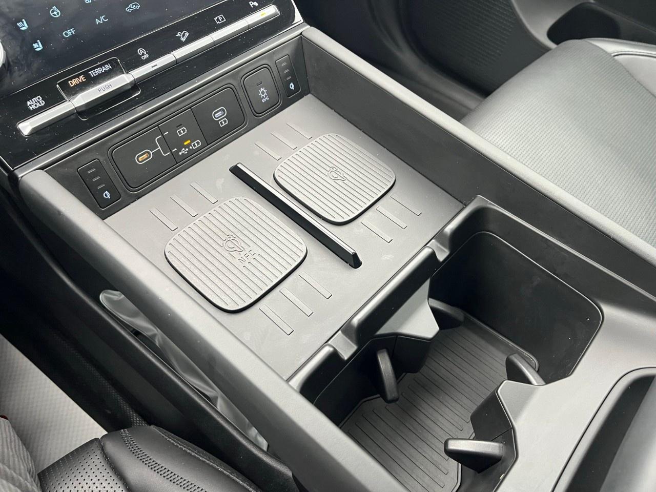 2024 Hyundai Santa Fe ULTIMATE CALLIGRAPHY AWD Photo