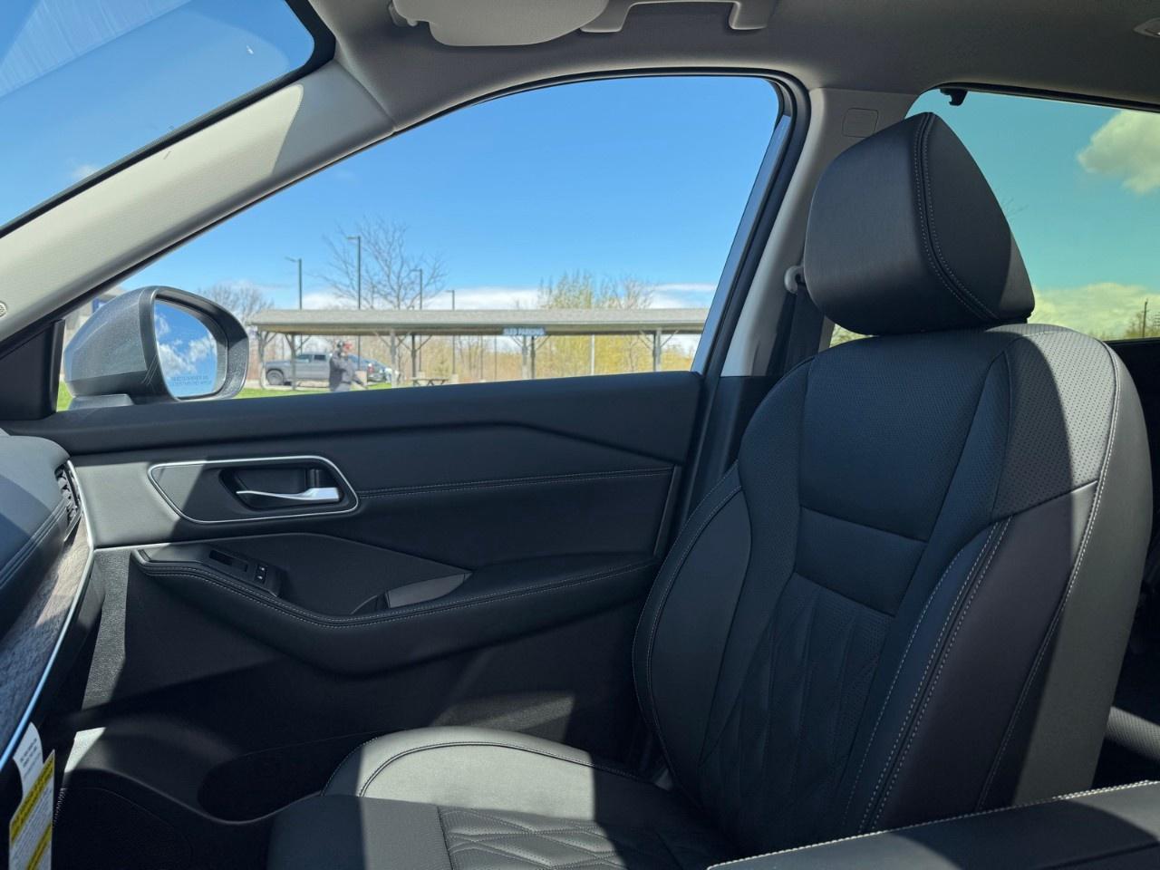 2026 Nissan Rogue AWD Platinum Photo