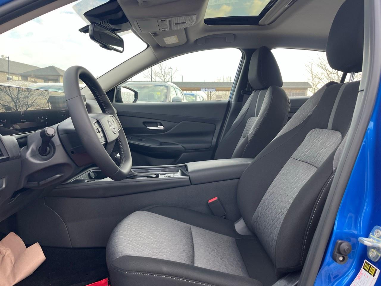 2026 Nissan Sentra SV SEDAN Photo