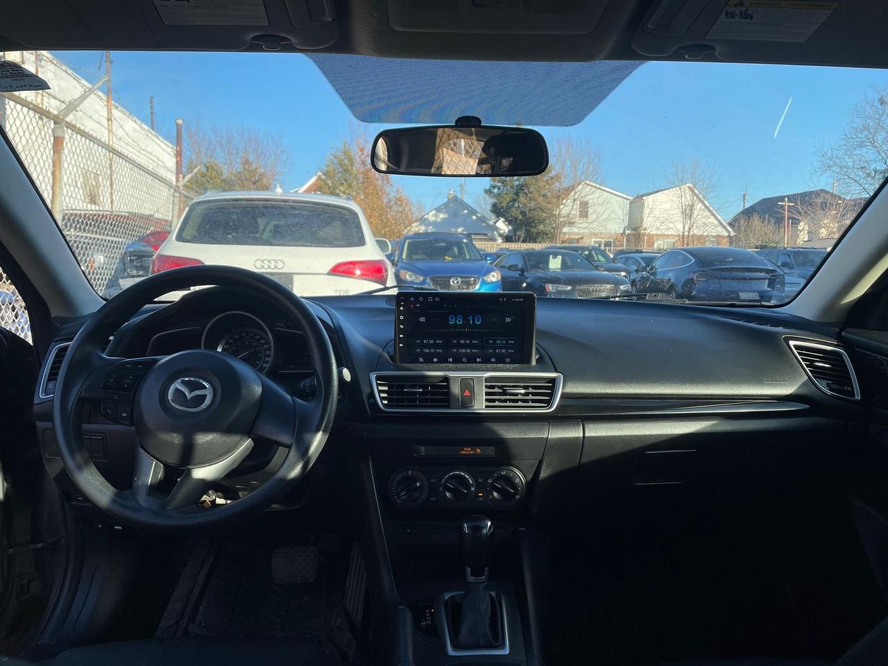 2015 Mazda MAZDA3 GX *BACKUP CAMERA, AFT SCREEN, SAFETY* Photo