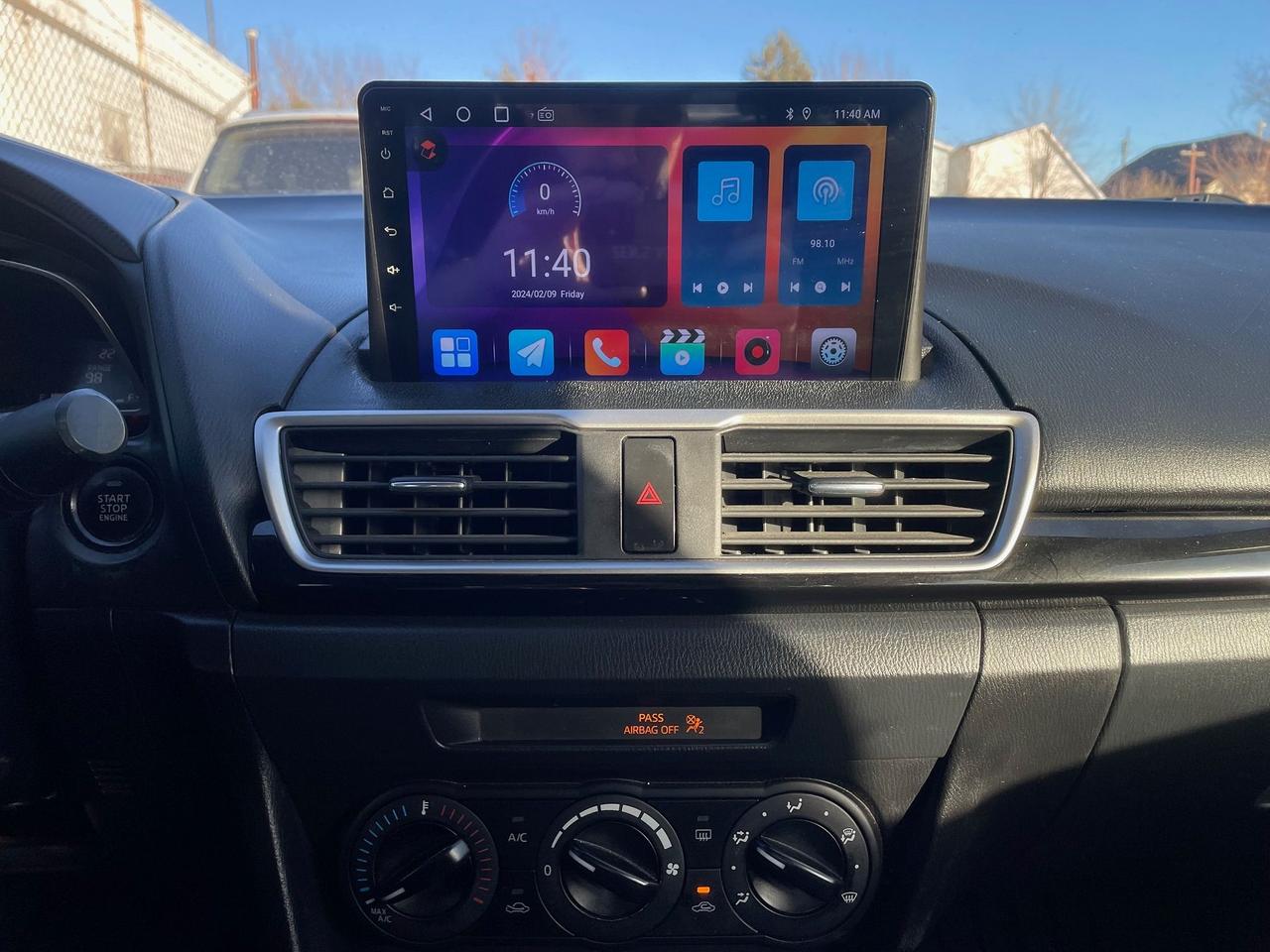 2015 Mazda MAZDA3 GX *BACKUP CAMERA, AFT SCREEN, SAFETY* Photo