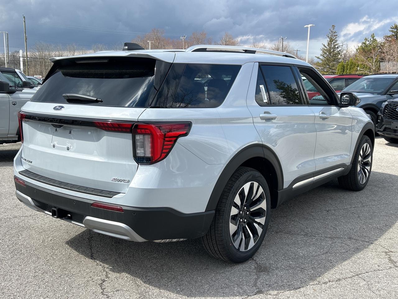 2026 Ford Explorer PLATINUM 4WD 600A Photo4