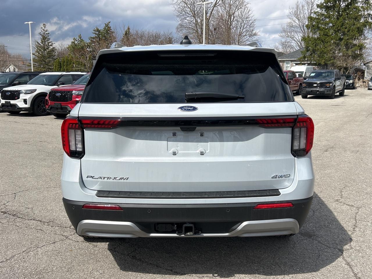 2026 Ford Explorer PLATINUM 4WD 600A Photo3